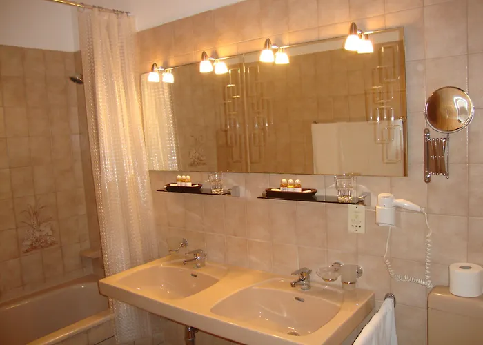 Bajazzo 3*